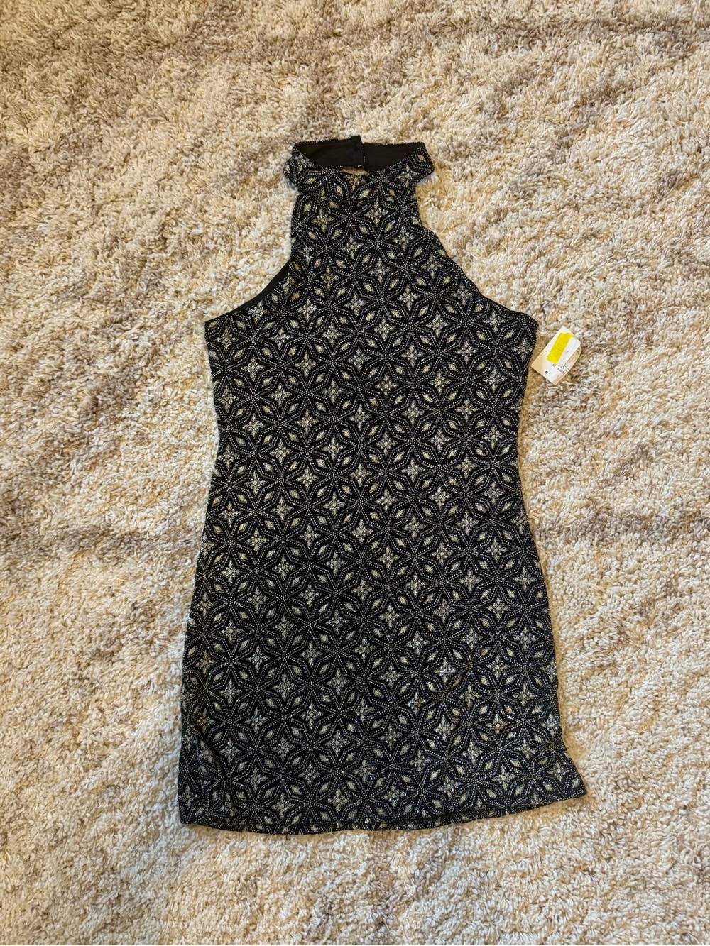 Sleeveless High-Neck Sparkling Black Patterned Dress